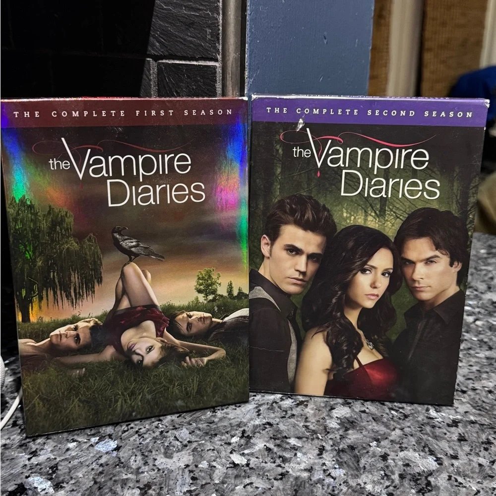 🩸✨ The Vampire Diaries – Complete Seasons 1 & 2 DVD Set ✨🩸 - Picture 16 of 16